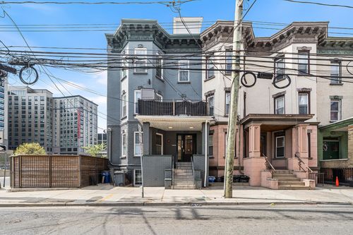 1r-375 Baldwin Ave, Jersey City, NJ, 07306-1650 | Card Image