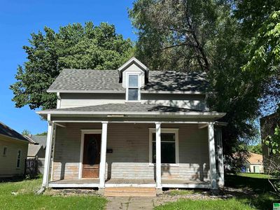 111 Elm, House other with 4 bedrooms, 2 bathrooms and null parking in Vermillion SD | Image 1