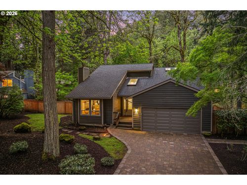 18679 Indian Creek Dr, Lake Oswego, OR, 97035-8213 | Card Image
