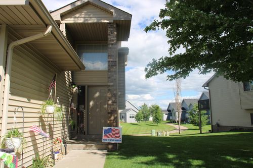 9180 Orchard Cir, Monticello, MN, 55362-4718 | Card Image