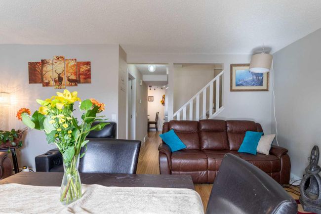 405 - 9930 Bonaventure Drive Se, Home with 3 bedrooms, 1 bathrooms and 2 parking in Calgary AB | Image 8