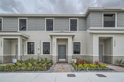 270 Ne 12 Street, Townhouse with 3 bedrooms, 2 bathrooms and null parking in Florida City FL | Image 1