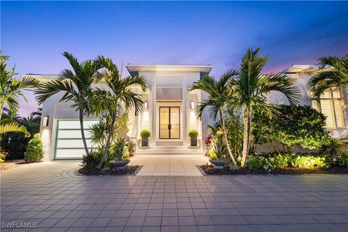 4220 Crayton Rd, NAPLES, FL, 34103-8525 | Card Image