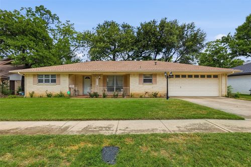 809 Donna Dr, Hurst, TX, 76053-4203 | Card Image