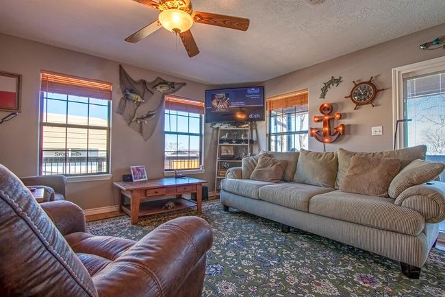 240 Coco Loop, House other with 2 bedrooms, 2 bathrooms and 2 parking in Pointblank TX | Image 5
