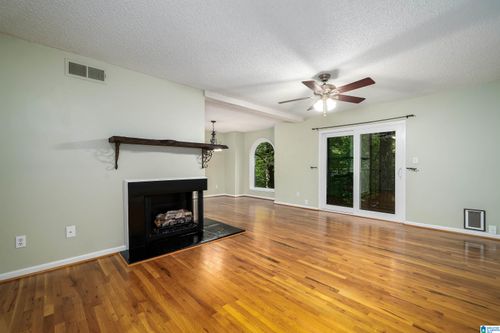140-140 W Green, Vestavia, AL, 35243-1877 | Card Image