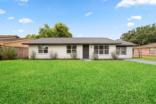 9723 Oldcrest Dr, Stafford, TX, 77477-3419 | Card Image