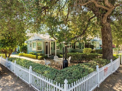 646 Westminster Dr, Pasadena, CA, 91105-1513 | Card Image