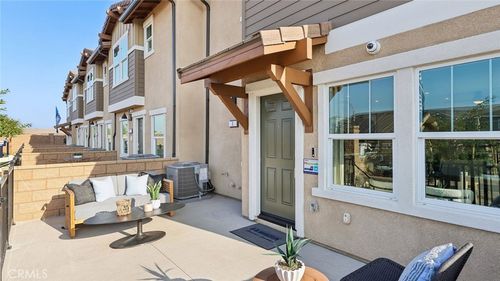 1-15563 April Dawn Way, Fontana, CA, 92336 | Card Image