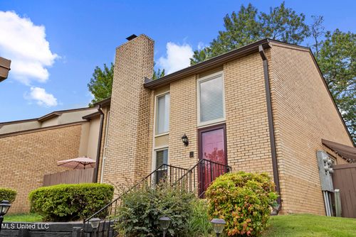 27 Park Crest Pl, Jackson, MS, 39211-2440 | Card Image