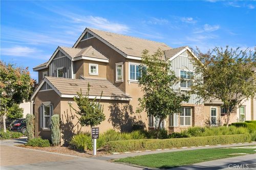 2811 E Kendall Ln, Ontario, CA, 91761-3082 | Card Image