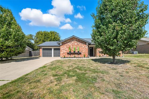 1013 Springdale Rd, Bedford, TX, 76021-4259 | Card Image