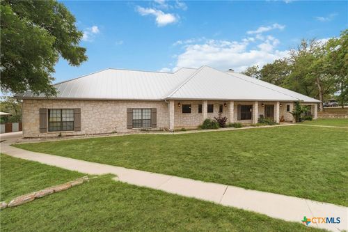 233 Twin Oaks Dr, La Vernia, TX, 78121-4519 | Card Image