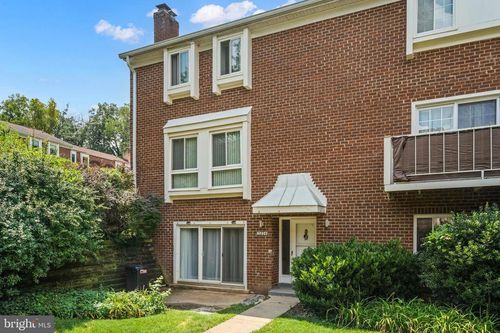 3824 Persimmon Cir, FAIRFAX, VA, 22031-4119 | Card Image