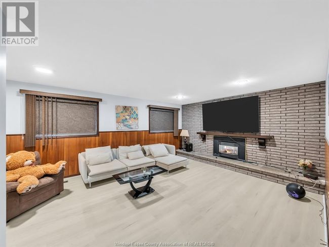 LOWER - 2976 Buttery Crt, Home with 1 bedrooms, 1 bathrooms and null parking in Windsor ON | Image 9