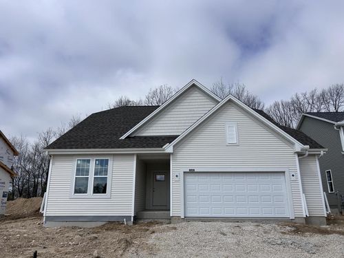 1141 Mt. Vernon Drive, Hartford, WI, 53027 | Card Image
