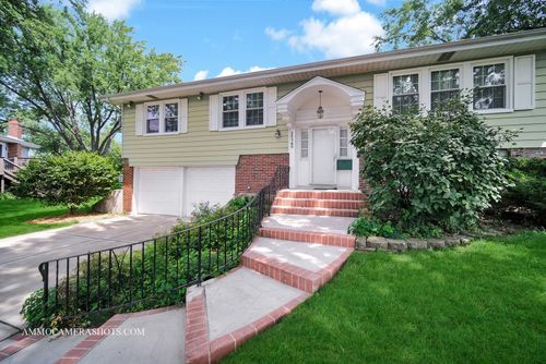 2S165 Huntington Ct, Glen Ellyn, IL, 60137-7006 | Card Image