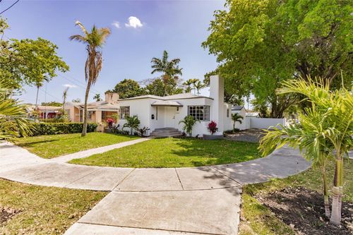 3180 Nw 2nd St, Miami, FL, 33125-5012 | Card Image