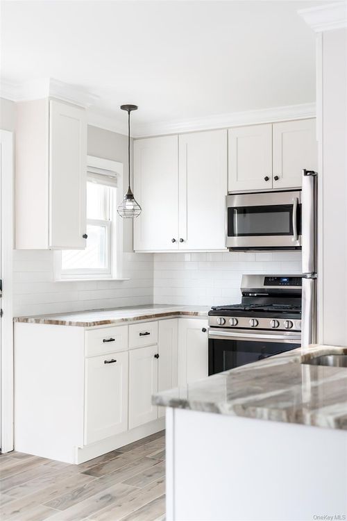 12043 194th St, Saint Albans, NY, 11412-3713 | Card Image