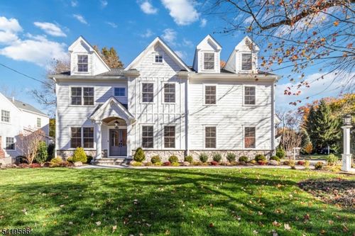 2 Whitman Dr, Chatham Twp, NJ, 07928-1711 | Card Image