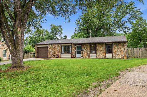 1825 Brook St, Lawrence, KS, 66044-4318 | Card Image