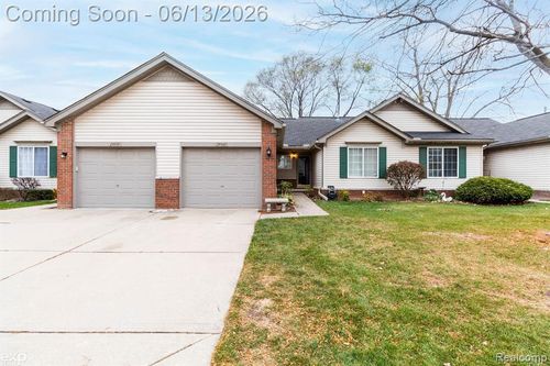 29965 Kenwood Ct, Roseville, MI, 48066-1982 | Card Image