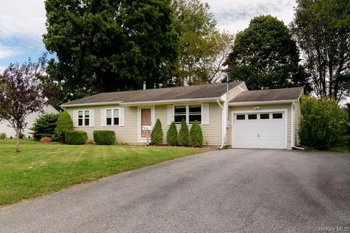 22 Trinity Place, Rhinebeck, NY, 12572 | Card Image