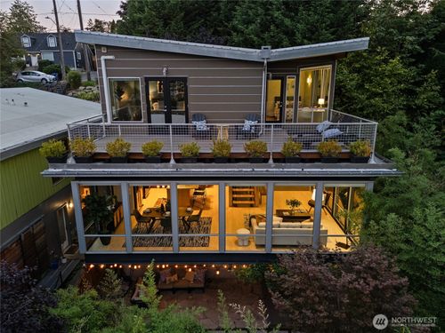 4050 34th Ave S, Seattle, WA, 98118-1144 | Card Image