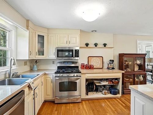 37 Eastview Rd, Hopkinton, MA, 01748-1858 | Card Image