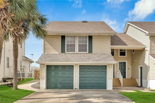 592 Marina Dr, Slidell, LA, 70458-9205 | Card Image