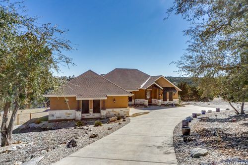 1425 Robusto, New Braunfels, TX, 78132-0019 | Card Image