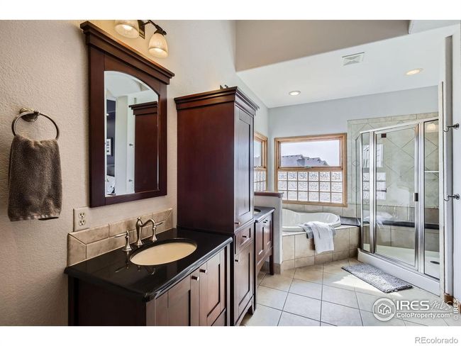 Primary Bathroom | Image 16