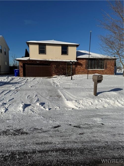 56 Deerchase Rd, West Seneca, NY, 14224-1244 | Card Image