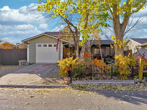 521 1/2 32 1/8 Rd, Clifton, CO, 81520-7829 | Card Image