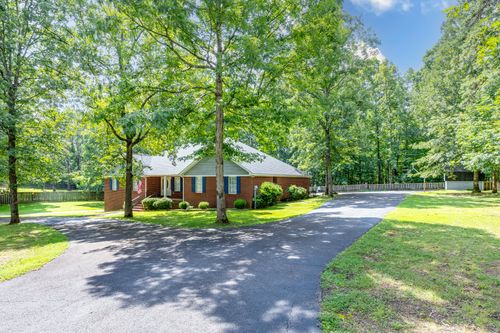 106 Parkwood Ln, Hohenwald, TN, 38462-1112 | Card Image