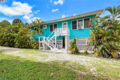 226 Connecticut St, FORT MYERS BEACH, FL, 33931-3704 | Card Image