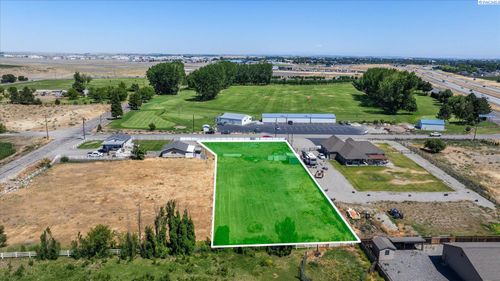 3002 Road 40, Pasco, WA, 99301 | Card Image
