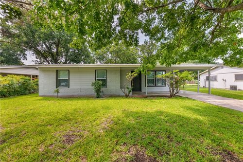 1113 Sycamore St, San Marcos, TX, 78666-7025 | Card Image