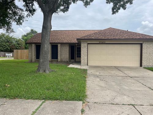 10901 Dogwood Dr, La Porte, TX, 77571-4355 | Card Image