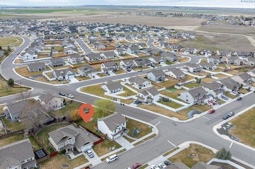 4333 Nw Commons Dr, Pasco, WA, 99301-7125 | Card Image