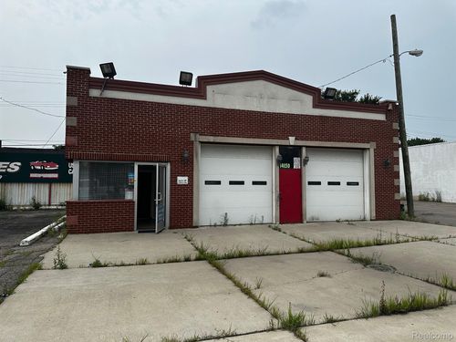 14150 E 8 Mile Rd, Detroit, MI, 48205-1233 | Card Image