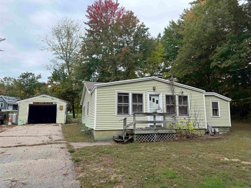 573 Washington St, Barrington, NH, 03825-6117 | Card Image