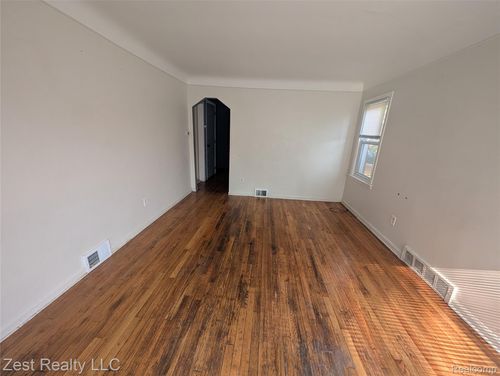 18413 Gilchrist St, Detroit, MI, 48235-3034 | Card Image