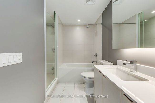 818 - 1 Edgewater Dr, Condo with 2 bedrooms, 3 bathrooms and null parking in Toronto ON | Image 29