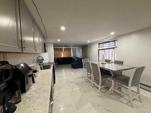 23515 Bentley Road, New York, NY, 11422 | Card Image