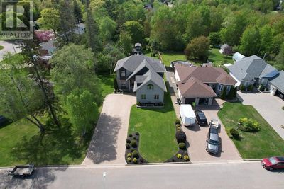 127 Drake St, Home with 3 bedrooms, 3 bathrooms and null parking in Sault Ste. Marie ON | Image 3