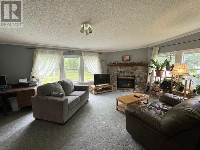 1680 Dorval Rd, House other with 3 bedrooms, 2 bathrooms and null parking in Mcbride BC | Image 10