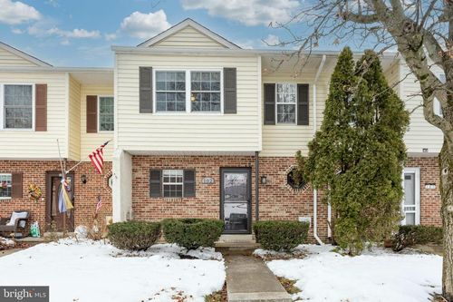 102 Chester Ct, DOWNINGTOWN, PA, 19335-4212 | Card Image