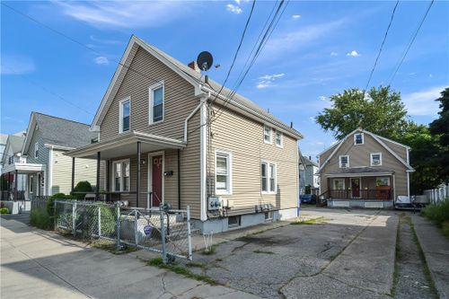 33 Benefit Street, Pawtucket, RI, 02861 | Card Image