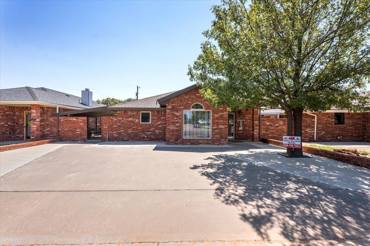 Hickory St, Levelland, TX 79336